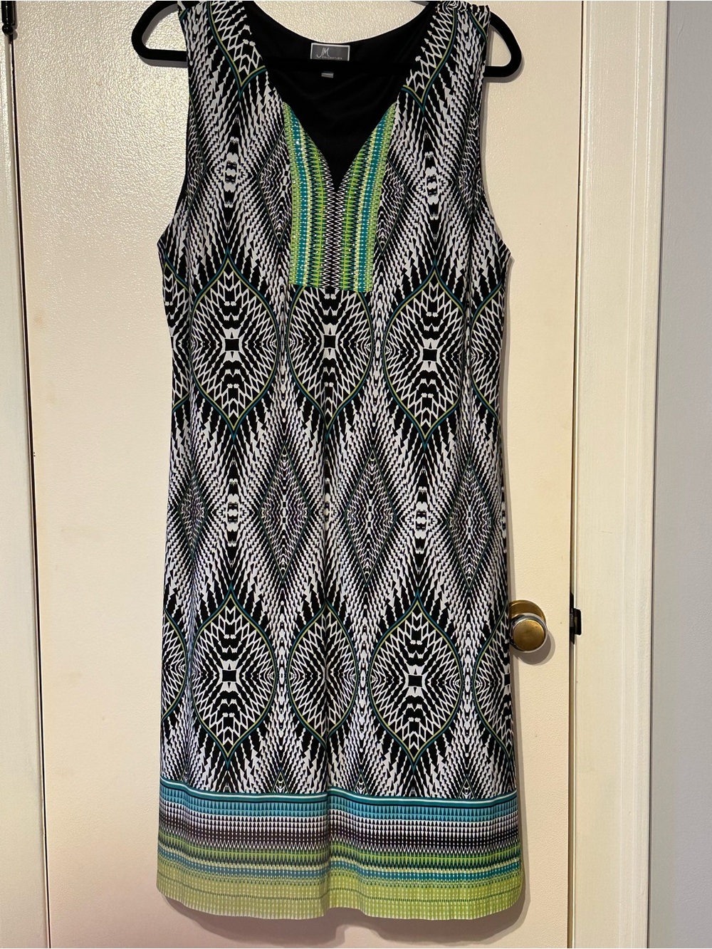 Sleeveless Black & Green Patterned Shift Dress